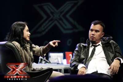 FOTO ROSSA DAN AHMAD DHANI Juri X Factor Indonesia 